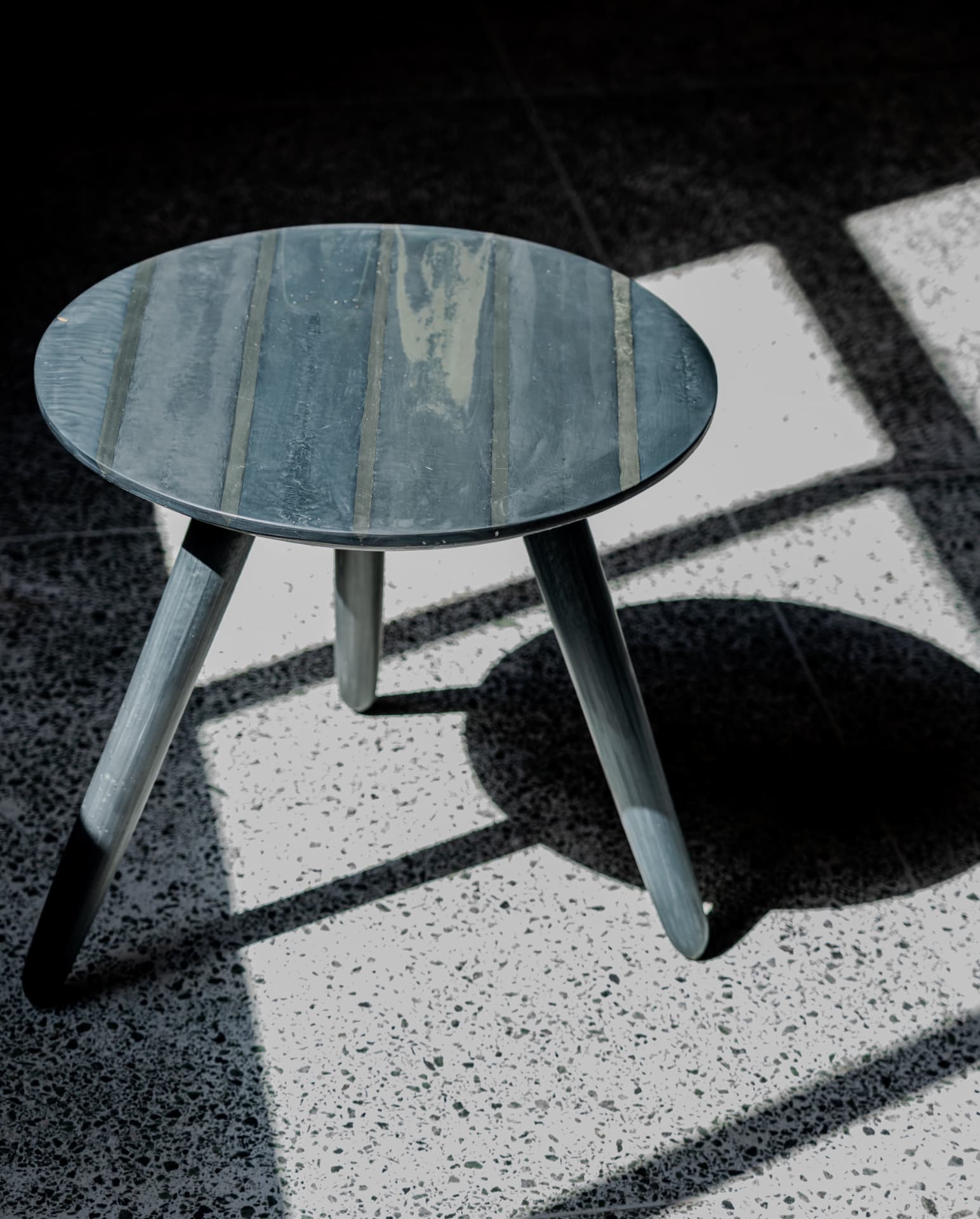 Slate blend recycled plastic round table seen from above